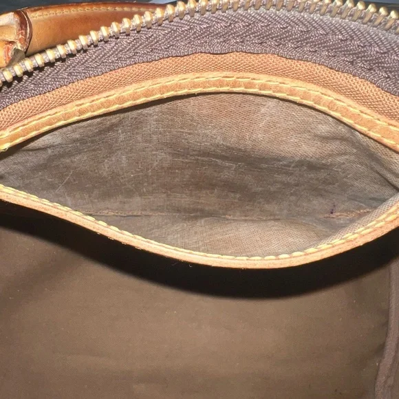 Louis Vuitton Speedy 30 Bag - Picture 9 of 13